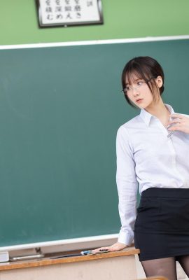 [けんけん] शिक्षक की मोहक काली मोज़ा पोशाक असहनीय और बहुत गंदी है (62p)