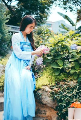 [浣花社]कृतियाँ: प्राचीन शैली हनफू में युवा लड़की मॉडल – माओ ज़िनयी (45p)