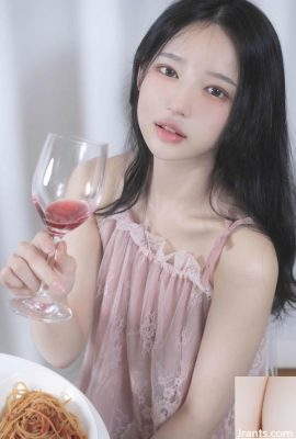 कोरियाई सुंदरी येहा गुलाबी पजामा (32पी)