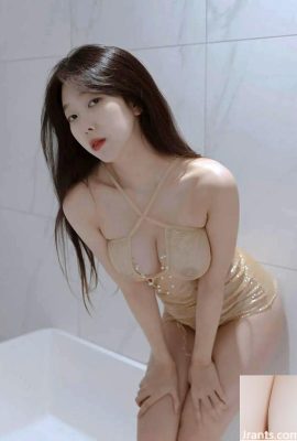 कोरियाई सुंदरी शैनी बाथरूम में गीली और आकर्षक हो जाती है (32पी)