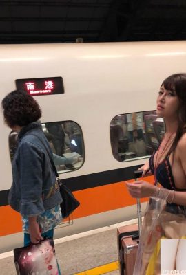 हाई-स्पीड ट्रेन की सवारी करते समय, मैं यह देखकर आश्चर्यचकित रह गया कि मेरे सामने वाली लड़की इतनी सेक्सी थी… उसके साइड के स्तन ओपी थे!  (9पी)