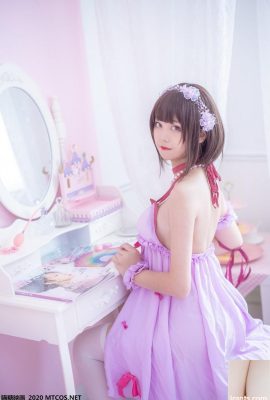 युवा मॉडल सोनोको अपने निजी कमरे में रंगीन किमोनो + गुलाबी सस्पेंडर स्कर्ट में अपनी आकर्षक तस्वीर में अपना आदर्श फिगर दिखाती है (32P)
