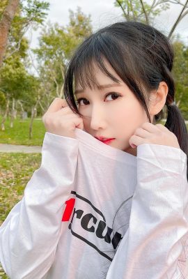हॉट लड़की “यू हुआंग युवेन” का मादक चेहरा और अच्छा फिगर अनूठा है (10P)