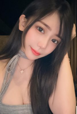 हॉट लड़की “ली युनफेई” का गोरा और कोमल चेहरा, सुपर अच्छी शक्ल और दुष्ट छवि वाली है (10p)