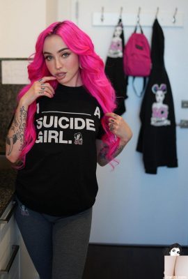 (Suicide Girls) 17 मई, 2023 – अवेदा – माई ओन समर (43पी)