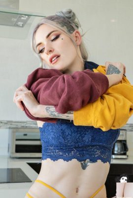 (Suicide Girls) नवंबर 08, 2024 – टोरो – जूसी (49पी)