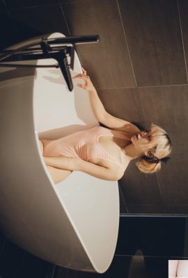 ((黑メル) कानेमात्सु की सुंदरता तब मंत्रमुग्ध कर देने वाली होती है जब वह गीली होती है (52पी)