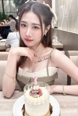 (सेक्सी ब्यूटी “Xina” सफेद दूध भूख और प्यास की लहर का कारण बनता है (11p)