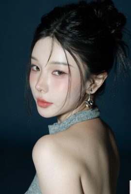 “युज़ेन” पूर्ण और सुंदर स्तन अपने मोहक पैरों को छिपा नहीं सकते (9 पी)