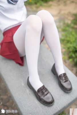 (खरगोश फिल्मों के साथ खेलता है) – लोली की लाल पोशाक (40p)