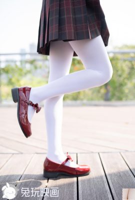 (खरगोश फिल्मों के साथ खेलता है) – स्कॉटिश स्कर्ट के लिए लाल बैग के जूते (40p)