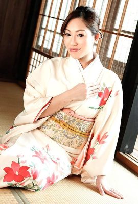 कितामा कन्ना: सेक्स फाउंटेन में सुंदर महिला (26 पी)