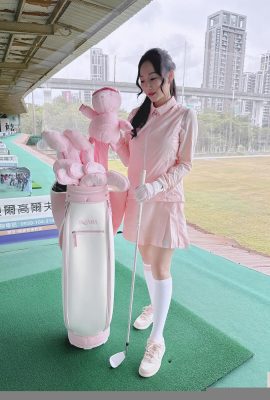 “Yuyuyu” में एक सेक्सी स्वभाव और एक मोटा स्तन आकार (15p) है