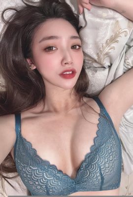 “Yuge” राउंड साइड स्तन वक्र लोगों को असहनीय बनाता है (21p)