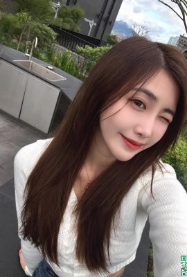 “नी ज़ीहान” अपने सेक्सी लुक को छिपा नहीं सकती है, और जितना अधिक वह दिखती है, उतना ही उसे गुस्सा आता है (20 पी)