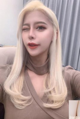 सफेद, मोटा, नीली नसें और बड़े स्तन “हान” हार्ड (10p) दिखते हैं