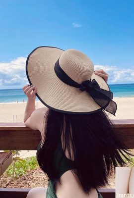 “रेनी ये” मुझे केवल एहसास हुआ कि जब मैं बिकनी (10p) में बदल गया तो मेरा आंकड़ा सुपर असामान्य था