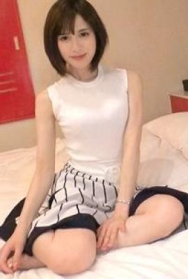 सबसे अच्छा दिखने वाला, सुंदर, बड़े स्तन और पतली कमर वाली सुंदरता बस इस तरह से झुकी हुई है, यह अनुचित है (24 पी)