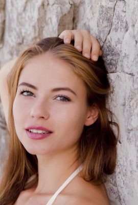 हिलेरी सी – केनरिया (96 पी)