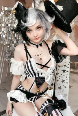 (रॉकसी लाइट) क्रुएला-डीआईएल (119 पी)