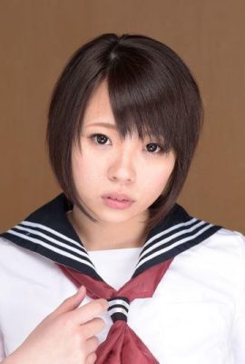 निविदा और वर्दीधारी छात्र लड़की वास्तव में इतने सारे लोगों द्वारा घिरी हुई है। वह एक ऐसा जानवर है (19 पी)