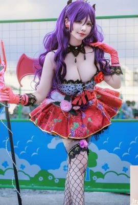 कॉसर “मैजिक फ्लावर” से सफेद, निविदा और पतला पैर (10p) का पता चलता है