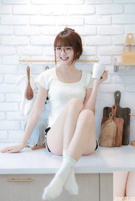 “हुहुआ” शुद्ध और आंख को पकड़ने वाला और निर्दोष छोटी सफेद खरगोश अभिव्यक्ति आपकी रक्षा करने की इच्छा को बढ़ाती है (10p)