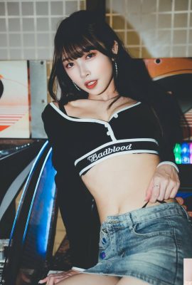 सेक्सी युवा लड़की “हमी” ने मोहक तरीके से कपड़े पहने और उसे गर्म आकर्षण (10p) दिखाया