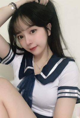 स्वभाव की लड़की “लिन हान” में एक पतली कमर और एक बड़ा स्तन है, जो बहुत आकर्षक है (10p)