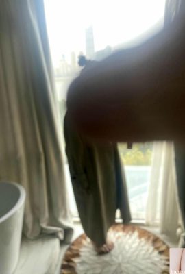 (इंटरनेट संग्रह) QIQI – चीनी सौंदर्य मॉडल 2024.11.08  私拍 – 1 (129 पी)