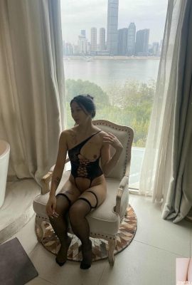 (इंटरनेट संग्रह) QIQI – चीनी सौंदर्य मॉडल 2024.11.08  私拍 – 6 (129 पी)