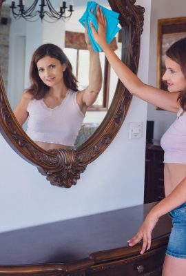 टीना टिनी – हाउसकीपिंग (112 पी)