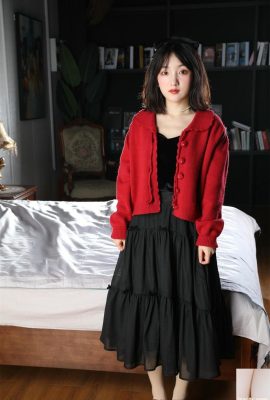 (ऑनलाइन संग्रह) थोड़ा डॉट – रंग में एक मॉडल की काली पोशाक (150p)