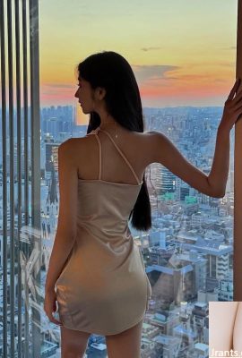 “मियाओज़ी” एनीमे (10 पी) में नायिका की तरह है