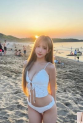 बड़ी आंखों वाली सुंदर लड़की “कै कै” गहरी कैरियर लाइन के साथ आकर्षक मीठी मुस्कान (10p)