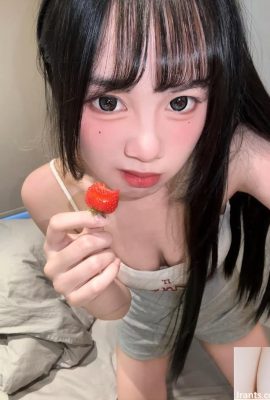 सुपर हॉट ब्यूटीफुल गर्ल “लिटिल हिरण” मुक्त करती है और एक आकर्षक व्यक्ति है जो आंखों को दावत देता है (10p)