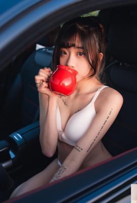 “ज़ी डैन” अपनी आंखों को दावत देने के लिए मसालेदार तस्वीरें भेजने के लिए कंजूस नहीं है (10p)