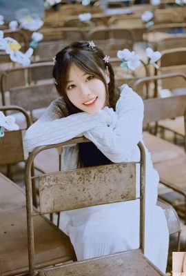 “विंडी” मुस्कुराती है और प्रशंसकों को तुरंत प्यार में डाल देती है (10पी)