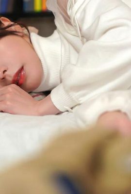 किहो ओसाका: अनजाने में एक महिला मित्र, जिसका एक प्रेमी है, जो हर दिन उसके साथ रहने आती है, के बहकावे में आकर वह जीने की हिम्मत नहीं जुटा पाती… (21पी)