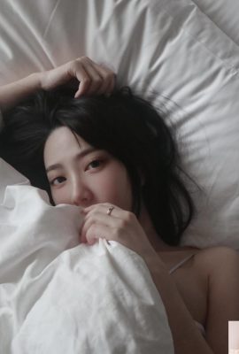 “फ़िफ़ी फ़ेइफ़ी” बुरी गहरी नाली लुभाती है और सुंदर आकृति उजागर होती है (10P)