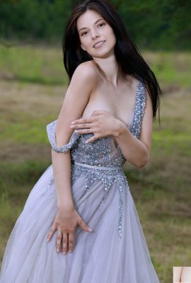 अलेक्जेंड्रिना – उत्तम दर्जे का स्वभाव (120पी)