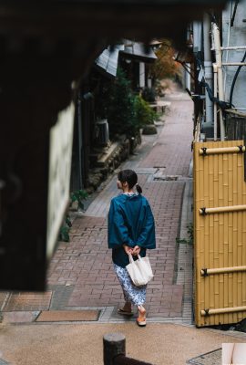 (けんけん) आकर्षक बिजली की आंखें प्रलोभन से भरी हैं और आप पहली नज़र में प्यार में पड़ जाएंगे (38पी)