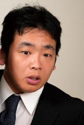 यूरीरा: मेरी पत्नी मेरे पड़ोसी की सेक्स मित्र है यूरीरा (21पी)