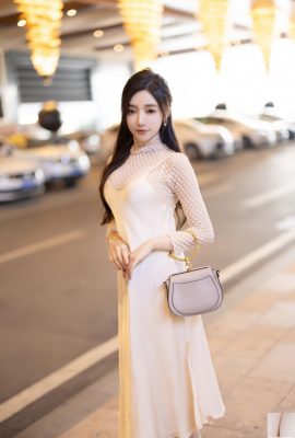 वांग ज़िनयाओ – सफ़ेद मोज़ा (120पी)