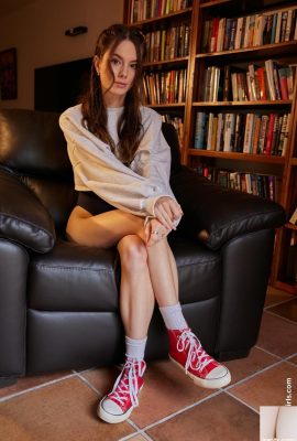 (WowGirls) अगस्त 07, 2025 – लिज़ ओशन – रीडिंग रूम रिवेरी (105पी)