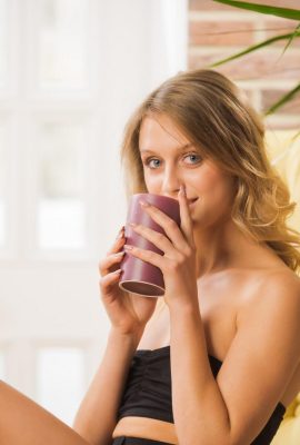 क्लेरिस – फीलिंग ग्रैंड (108पी)