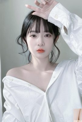 “एग रोल” का स्वभाव ताज़ा और ताज़ा है, और इसकी बड़ी-बड़ी पानी भरी आँखें इस तरह से आकर्षक हैं कि घड़ी को तोड़ देती है (10P)