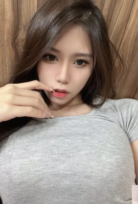 “क्यूई” सुंदर स्तन क्लोज़-अप हर पल आश्चर्यजनक (10पी)