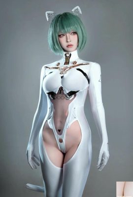 (इंटरनेट से एकत्रित) सुओसुओ का सौतेला बेटा अज़ूर लेन नखिमोव (38पी)